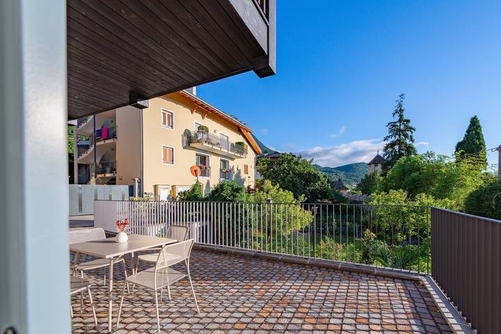 Ferienwohnung für 4 Personen, mit Balkon und Terrasse sowie Seeblick am Kalterer See