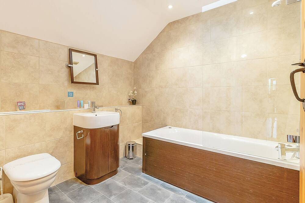 Cobbett Contemporary Premier in Tilford, Surrey