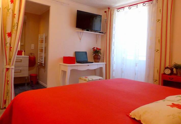 Hôtel pour 2 personnes, avec vue et terrasse à Saint-Ferréol-Trente-Pas - 2