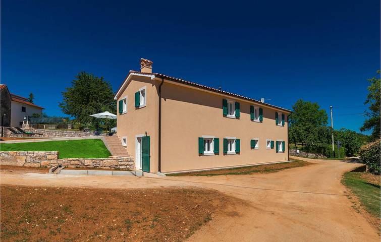 Ferienhaus für 8 Personen, mit Sauna und Garten sowie Whirlpool, mit Haustier