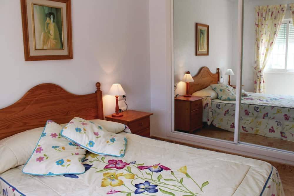 Pet friendly home in Guardamar del Segura in Playa Moncayo, Guardamar del Segura