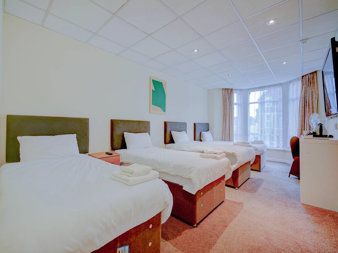 Habitación Cuádruple Superior in Cardiff, Cardiff region
