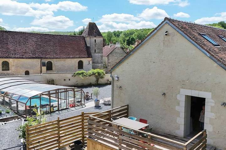 Gîte pour 8 personnes, avec jardin ainsi que piscine et jacuzzi, animaux acceptés