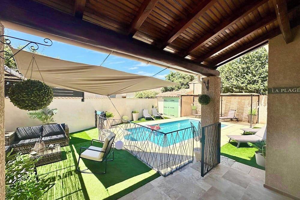 Maison de charme : Piscine, Pétanque, Jardin, et Calme in Saint-Didier, Parc naturel régional du Mont-Ventoux