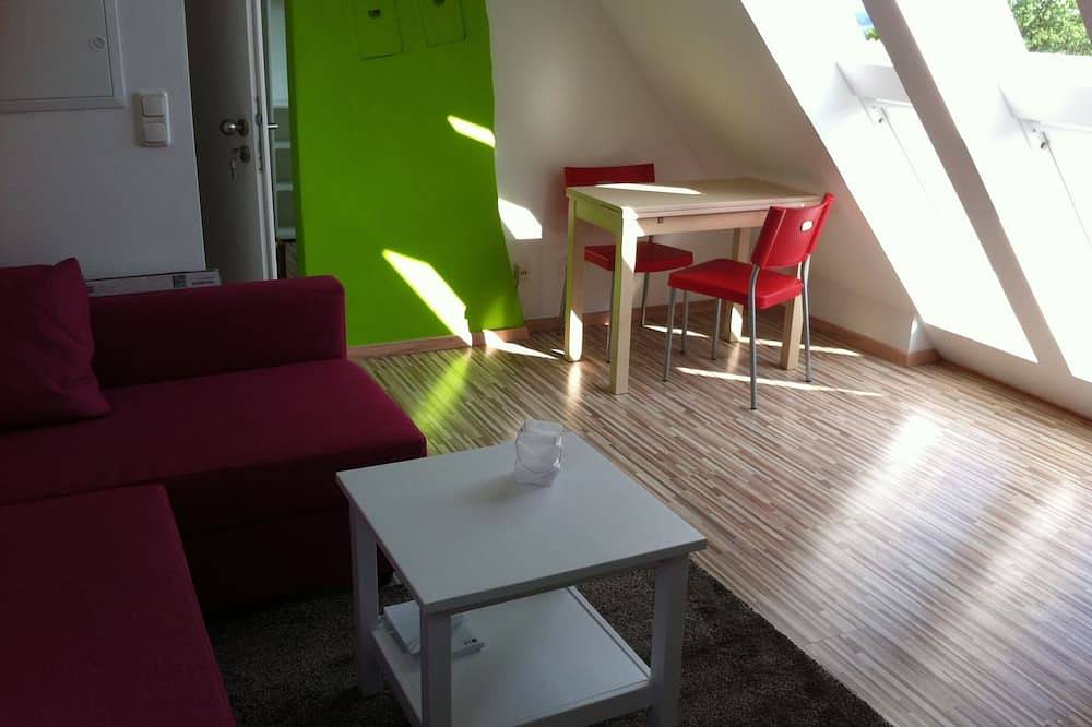 Ganze Wohnung, Modern eingerichtete Ferienwohnung für 1-2 Personen mit wunderschönem Ausblick in Ostercappeln, Wiehengebirge