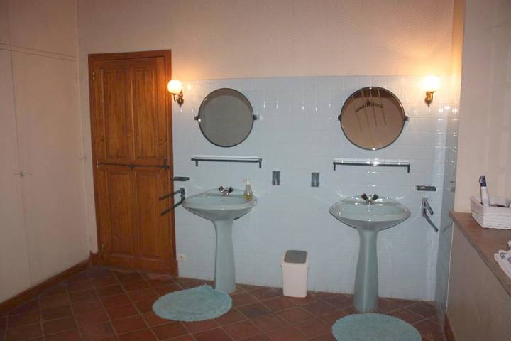 Location de vacances pour 2 personnes, avec jardin et vue ainsi que piscine et terrasse à Lavaur - 3