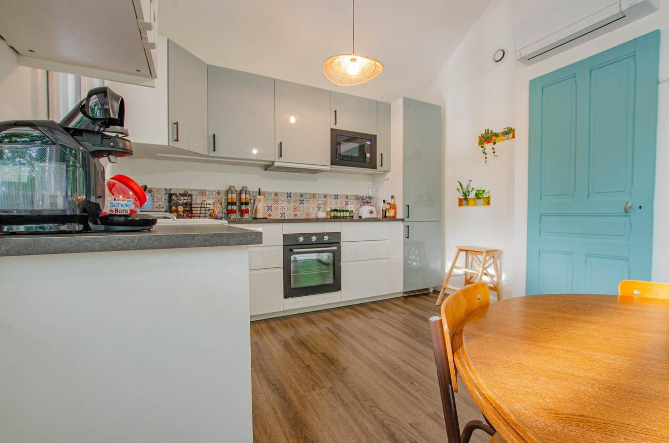 Le Refuge in Saint-Julien-les-Villas, Aube (desambiguación)