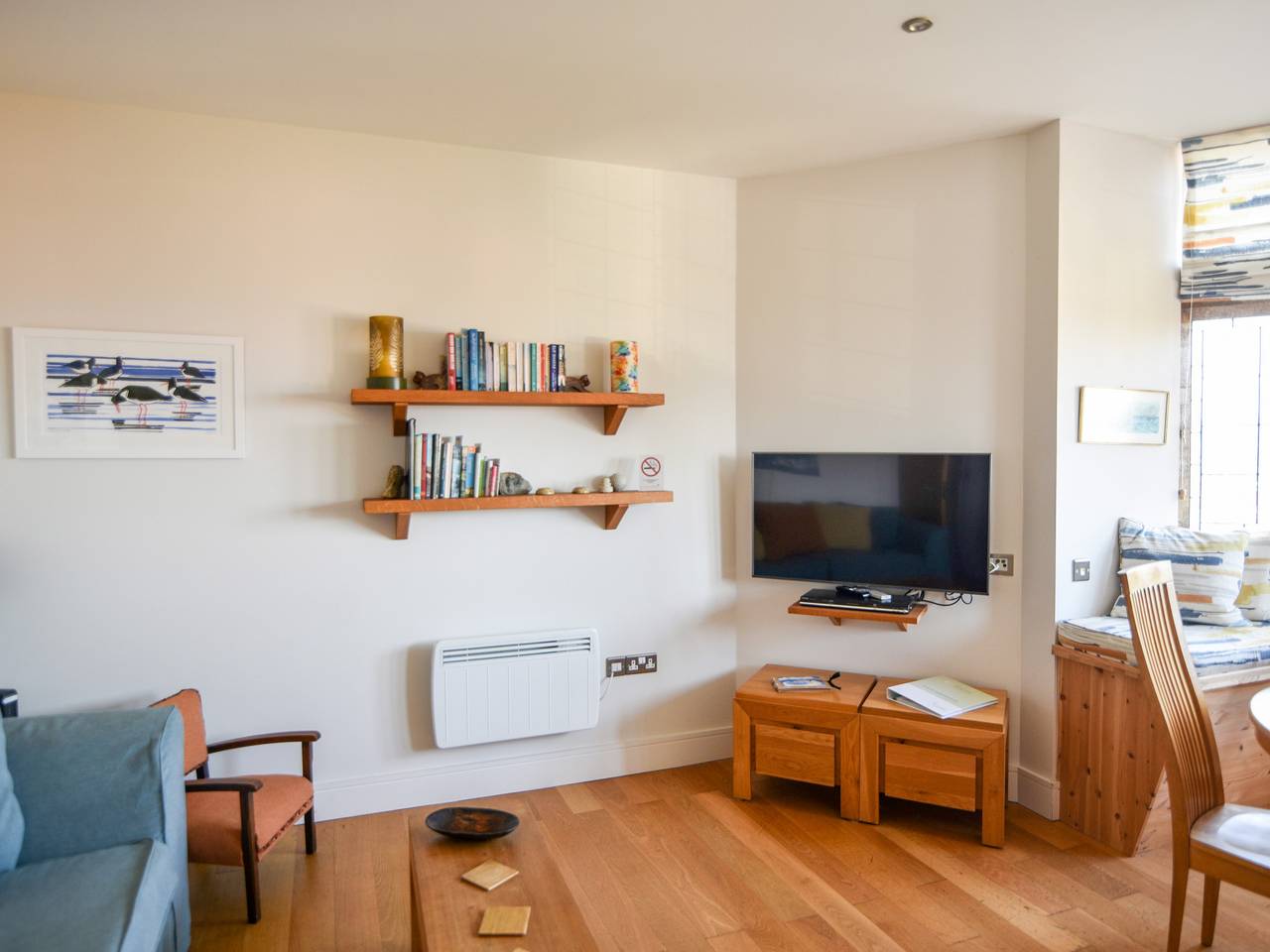 Entire apartment, 3 Coram Tower in Lyme Regis, Dorset