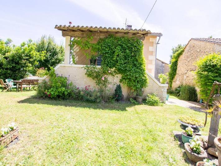 Location de vacances pour 2 personnes, avec terrasse et jardin à Allemans - 3