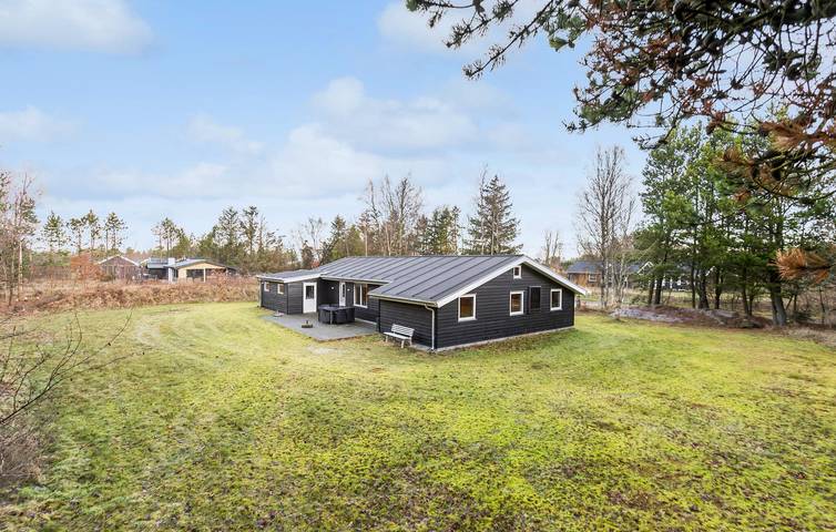 Ferienhaus für 12 Personen, mit Terrasse und Garten, mit Haustier in Bratten
