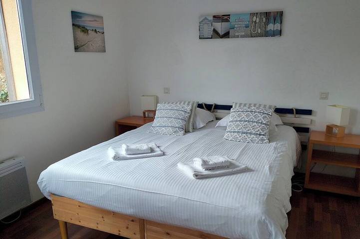Location de vacances pour 9 personnes, avec Terrasse et Jardin à Saint-Laurent-sur-Mer - 2