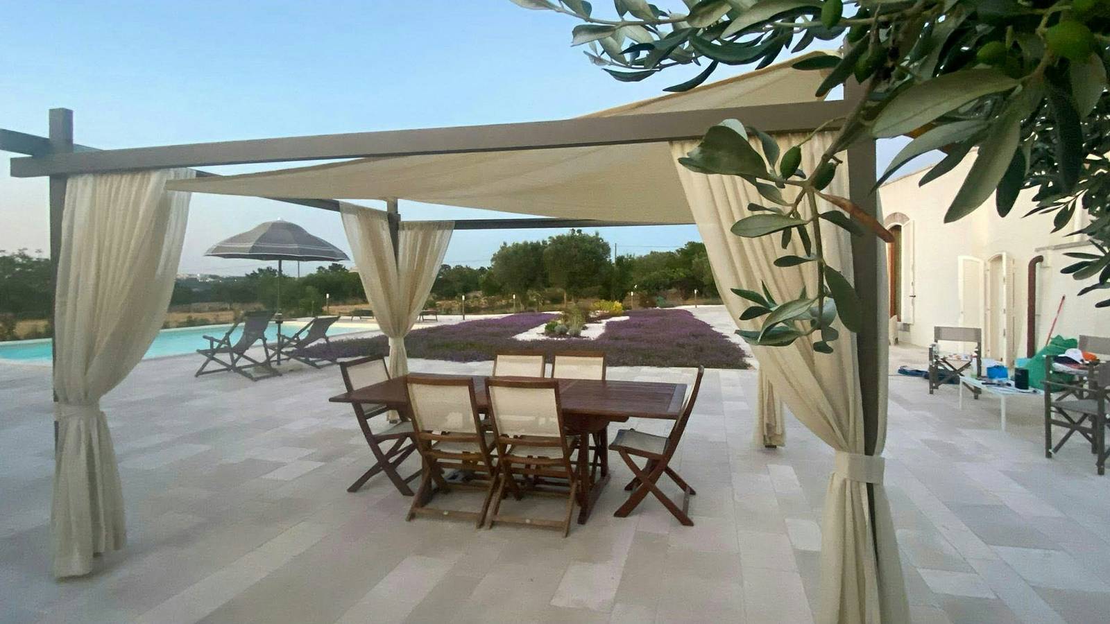 Trullo con piscina nella campagna pugliese in Noci, Provincia di Bari