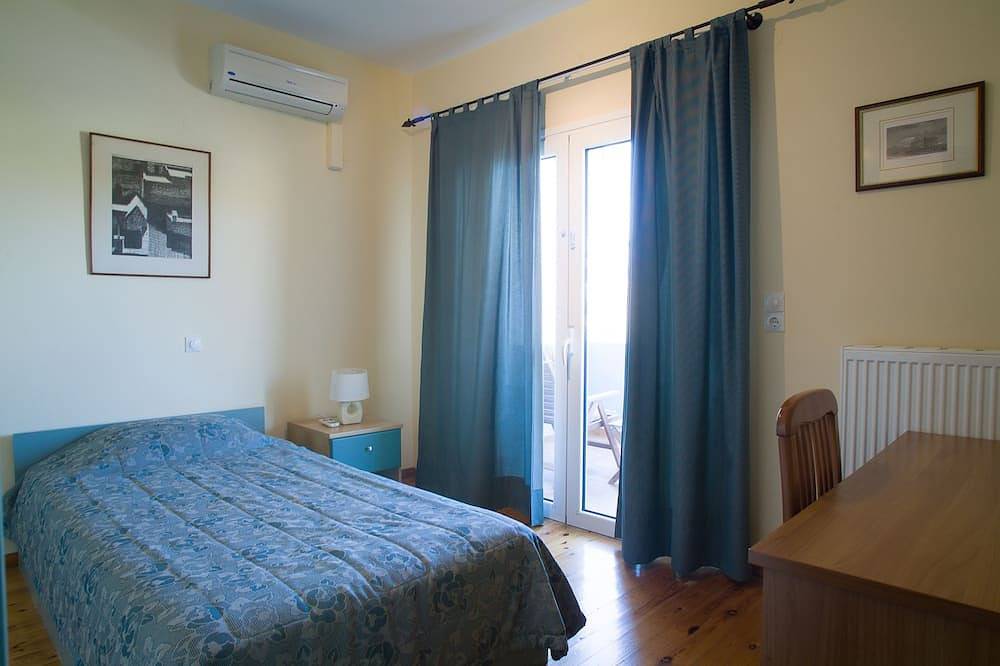 Ganze Wohnung, Traumwohnung in Top-Lage direkt am Strand gelegen, mit wunderschönem Meerblick in Lygaria, Achlada