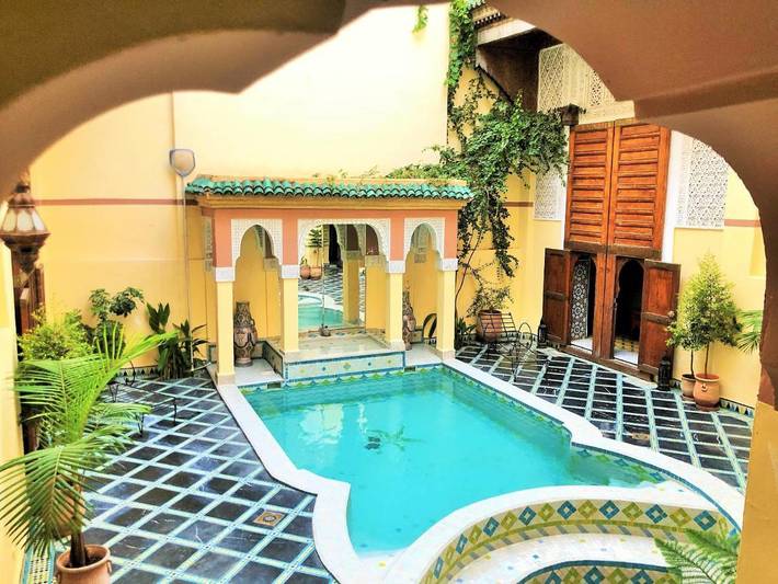 Chambre d’hôte pour 3 personnes, avec terrasse et vue ainsi que bassin pour enfant et piscine dans Fes Al Bali - 4