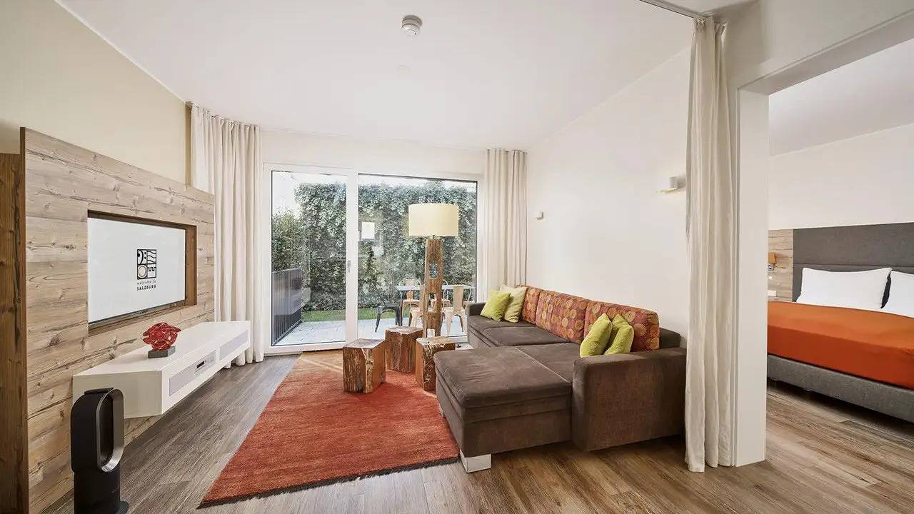 Ganze Ferienwohnung, Ferienwohnung für 4 Personen (50 m²) in Salzburg in Salzburg, DMO Demo Region_1
