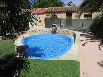 Gîte pour 3 personnes, avec terrasse ainsi que piscine et jardin à Ortaffa