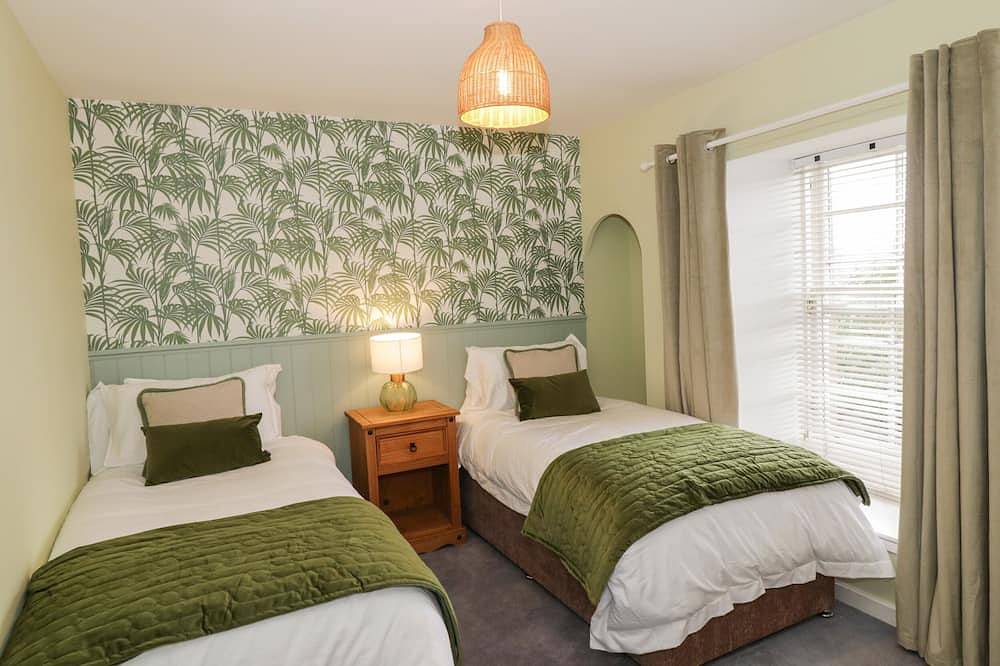 Greystones Cottage, family friendly, with a garden in Crieff in Crieff, Perthshire
