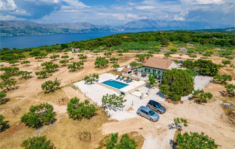 Ferienhaus für 5 Personen, mit Terrasse und Pool - 1