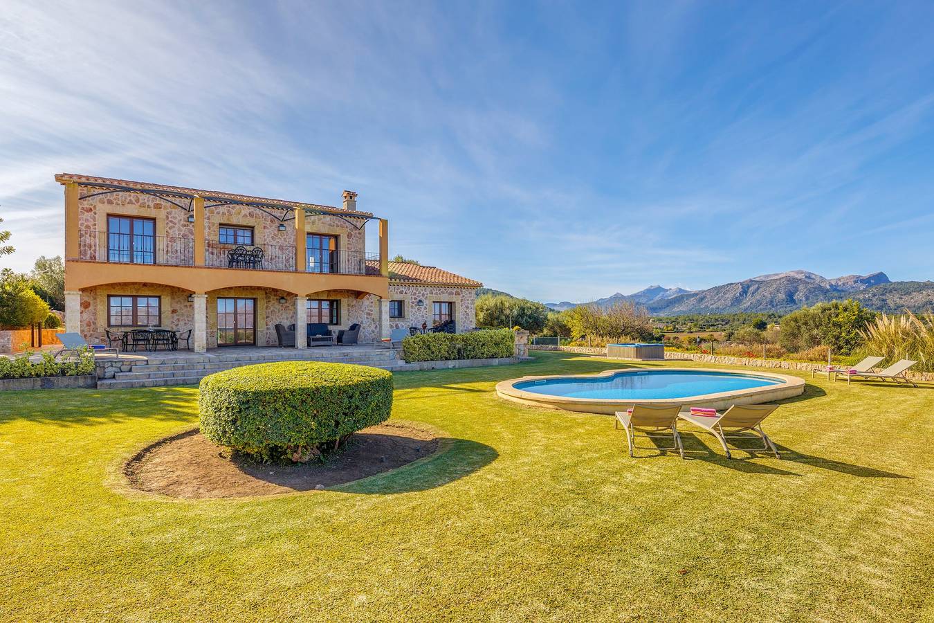Villa 'Es Coster De Na Llusia' mit Meerblick, Wi-Fi und Klimaanlage in Alcúdia, Mallorca Norden