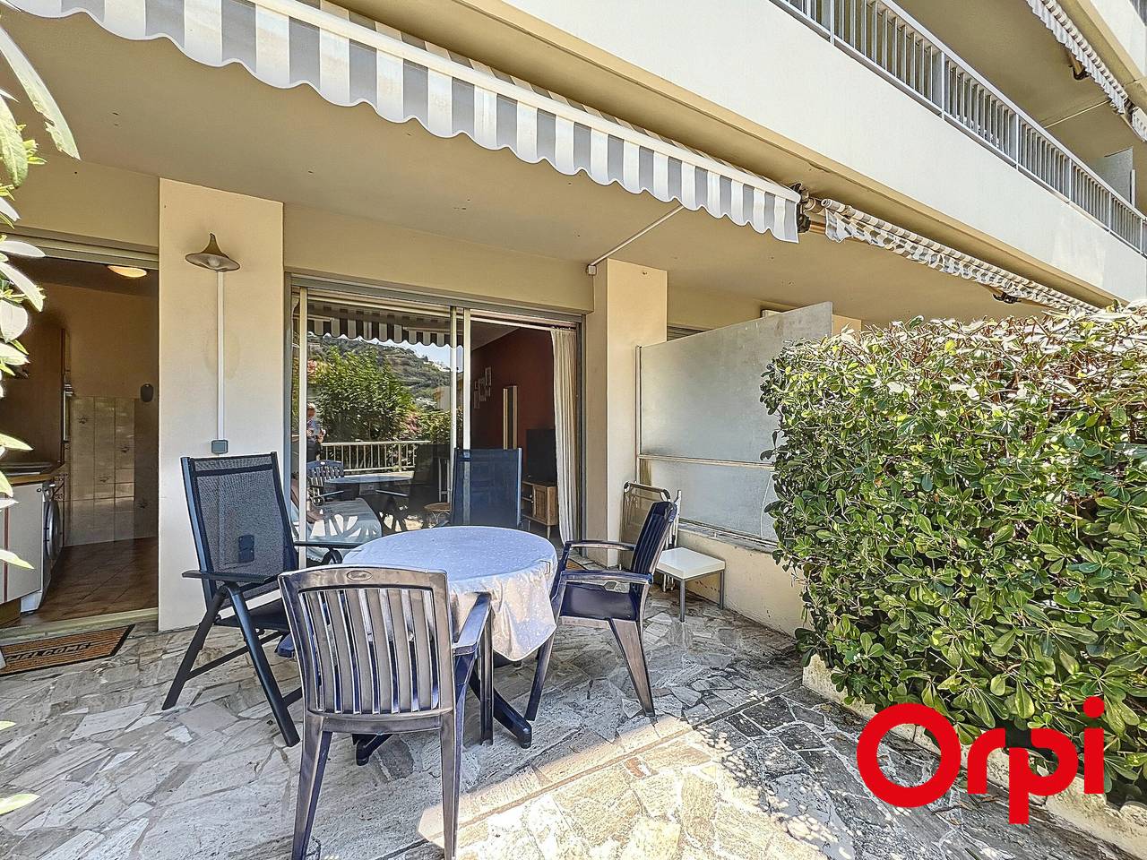 Entire studio, Menton apartment with pool and Wi-Fi in Menton, Nice region