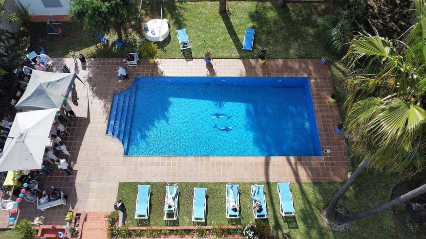 Casa de vacaciones para 8 personas, con terraza y piscina además de jardín y jacuzzi, Se admiten mascotas en Sierra de Cádiz