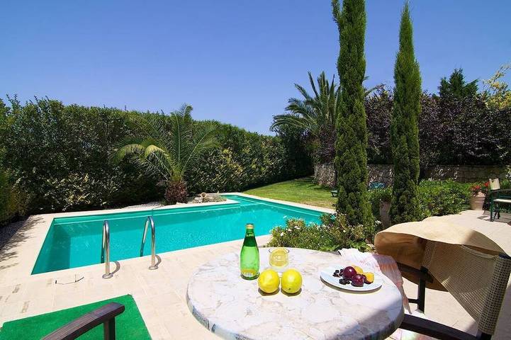 Stone Villa de lujo: piscina y vistas al mar y el cuidado de Alemán y Especiales de Primavera! in Prines, Nikiforos Fokas