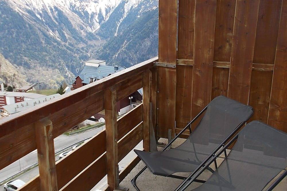 Entire apartment, 2 Rooms 35m² 4 Pers with Wifi covered parking at the foot of the lifts in Vénosc, Les Deux Alpes