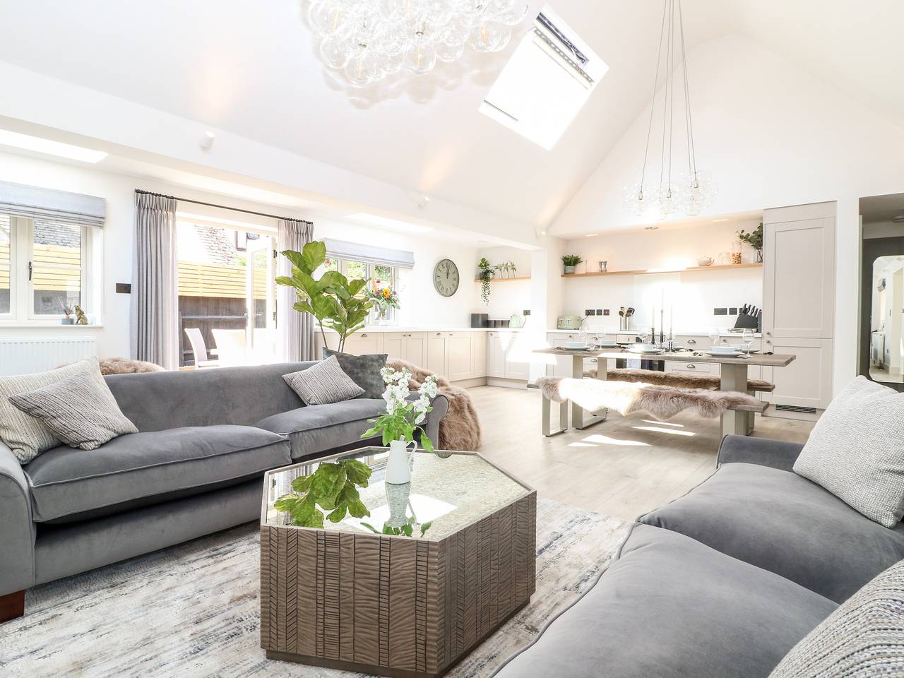 12 Manor Farm Close in Kingham, Oxfordshire