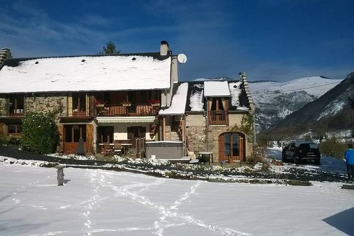 Gîte pour 4 personnes, avec Jacuzzi ainsi que Terrasse et Jardin à Campan