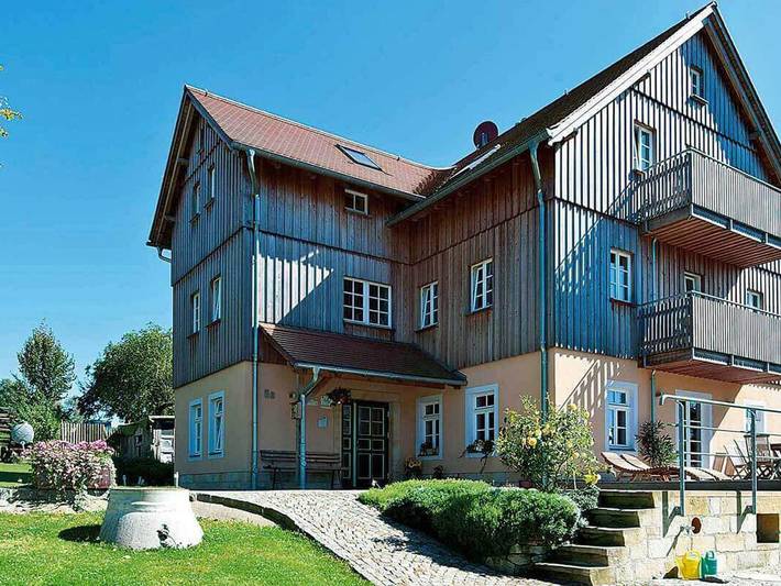 Ferienwohnung für 4 Personen, mit Balkon und Terrasse sowie Sauna in Sebnitz
