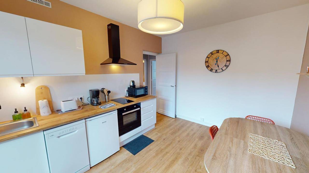 Appartement entier, One-Bedroom Apartment in Valognes, Côte de la Déroute