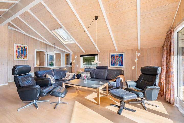 Familienfreundliches Ferienhaus mit Sauna, Whirlpool & eingezäuntem Grundstück in Jegum Ferieland in Jegum, Varde