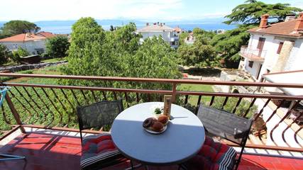 Ferienwohnung für 2 Personen, mit Balkon in Malinska