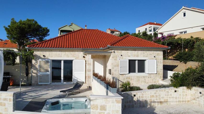 Villa pour 4 personnes, avec Jacuzzi et Terrasse ainsi que Jardin et Vue à Kali