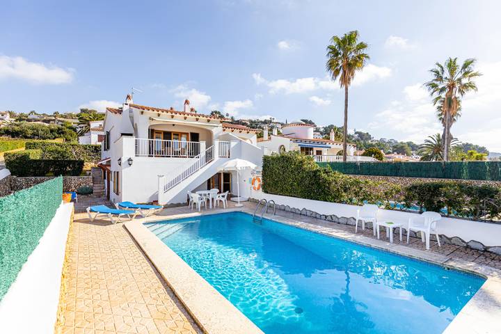 Villa for 7 people, with terrace, with pets in Platja Son Bou