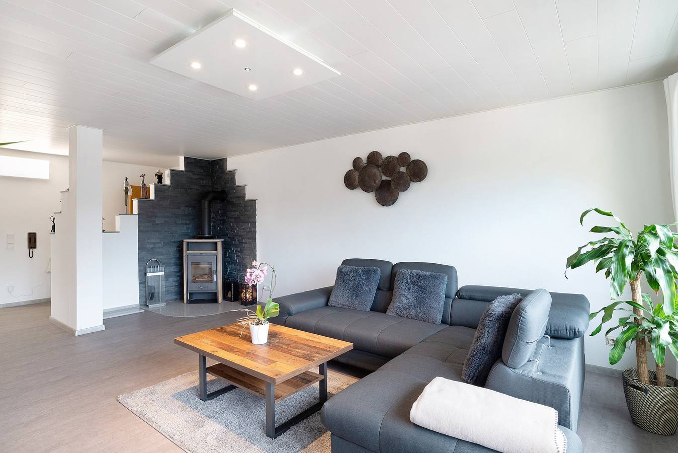 Ganze Wohnung, Ferienwohnung 'Haus Erika' mit Privatterrasse, Fitnessraum und Sauna in Bad Teinach-Zavelstein, Nordschwarzwald