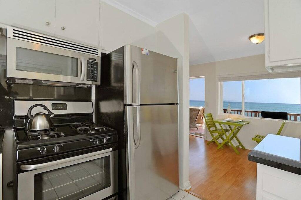 Ganze Wohnung, Deluxe Oceanfront Cottage on Dry Sandy Carbon-Beach - Sea Lion in Malibu Beach, Malibu