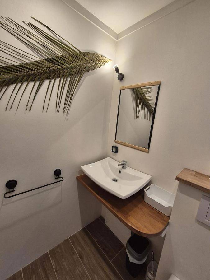 Chambre d’hôte pour 2 personnes, avec terrasse ainsi que jardin et vue dans Rangiroa - 4