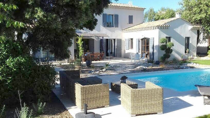 Chambre d’hôte pour 2 personnes, avec vue ainsi que piscine et jardin