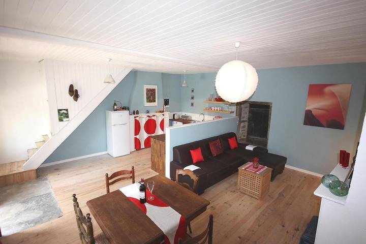 Location de vacances pour 6 personnes, avec vue et jardin, animaux acceptés à Bussière-Galant - 4