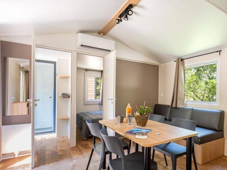 Camping Porte de Provence - Mobilhome 4 personnes - Confort 2 chambres 4 personnes climatisé in Mirmande, Région de Valence