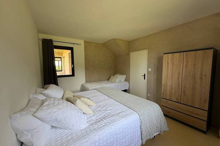 Gîte pour 15 personnes, avec sauna et balcon ainsi que jardin et jacuzzi, animaux acceptés à Champdray - 3