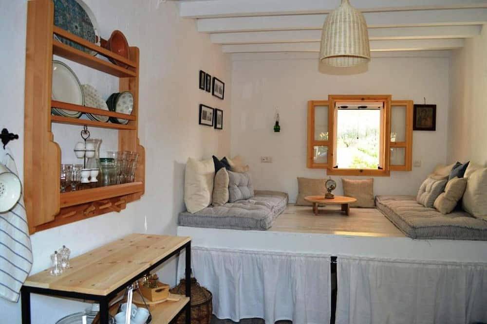 Ktima Natura -Greek cottage in a quiete privet garden close to the beach. in Stegna (Rhodes), Rhodes