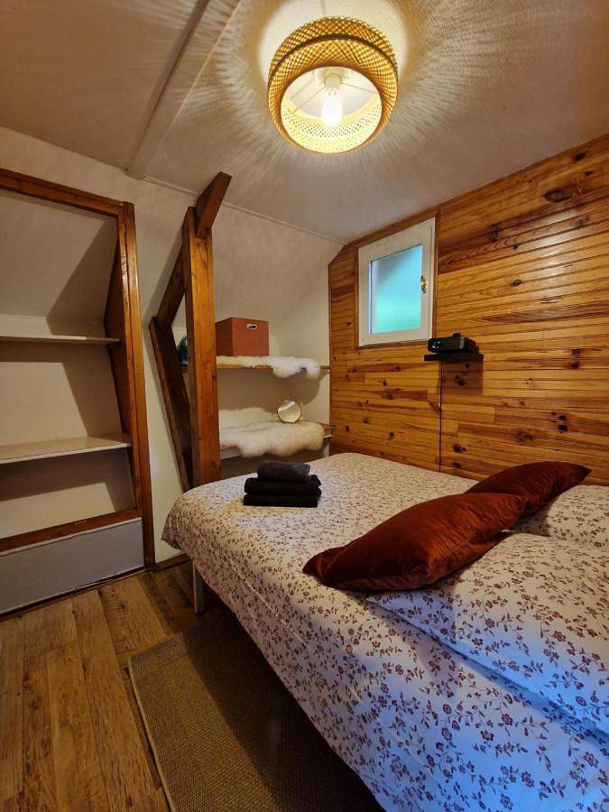 Gîte pour 4 personnes, avec jardin et vue sur le lac ainsi que vue et piscine dans Grand lac de Laffrey - 3