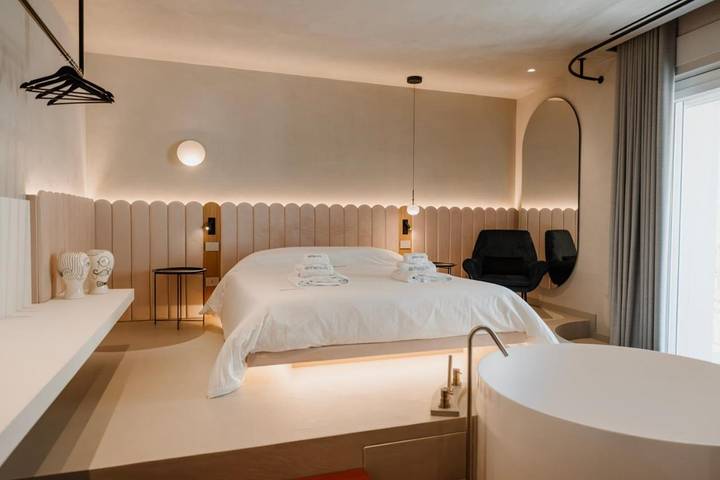 Alojamiento y desayuno para 2 personas, con jacuzzi y sauna además de terraza y piscina, Se admiten mascotas - 1