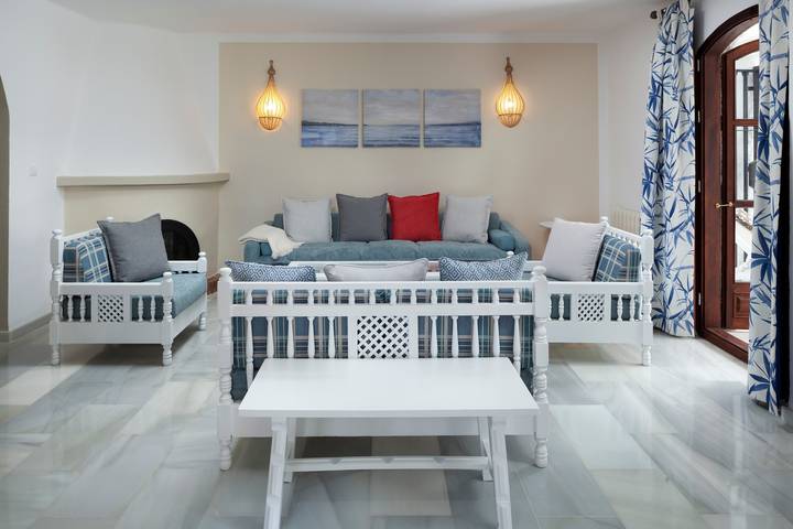 Ferienhaus 'Dalias' mit Meerblick, Wlan und Klimaanlage in El Capistrano, Nerja