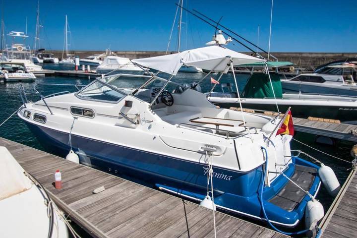 Boat for 2 people, with Balcony and Terrace as well as View in Puerto Calero Marina