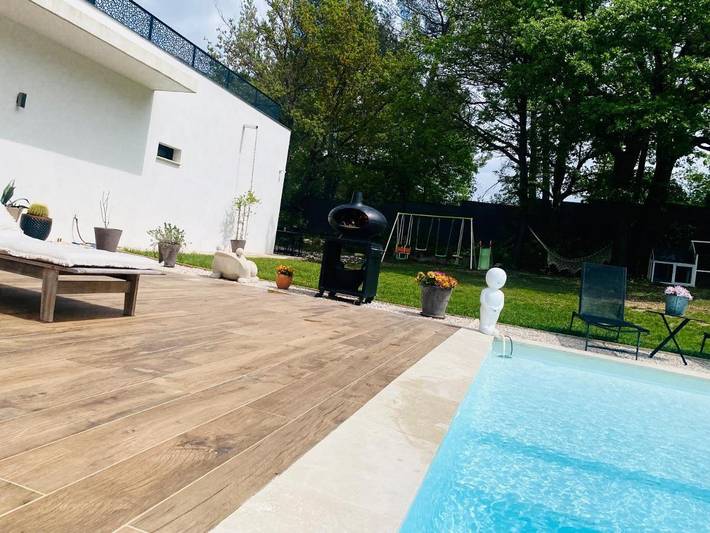 Location de vacances pour 7 personnes, avec vue ainsi que piscine et jardin, animaux acceptés à Gréasque - 4