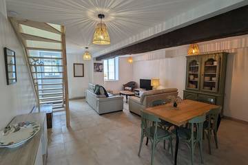 Gîte pour 6 personnes, avec jardin à Chaingy