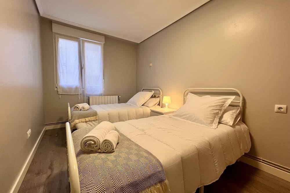 Entire apartment, Renovated apartment in the town of Comillas in Comillas, Cantabrian Coast